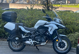 Moto Benelli TRK502