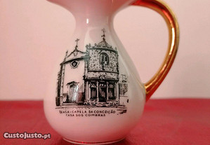 Bonita jarra em loiça com 7 cm com imagem da Capela da Conceição Braga Casa dos Coimbras