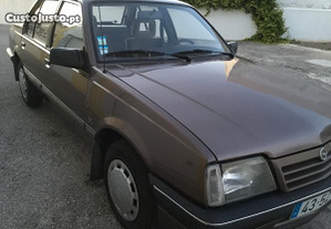 Opel Ascona 2000 - 88