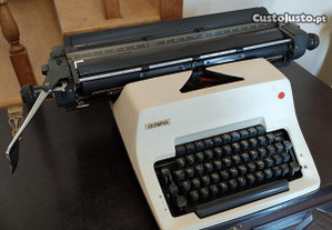 Máquina de escrever Olimpus
