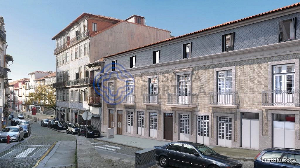 Apartamento T2 NOVO com varanda na Baixa do Porto