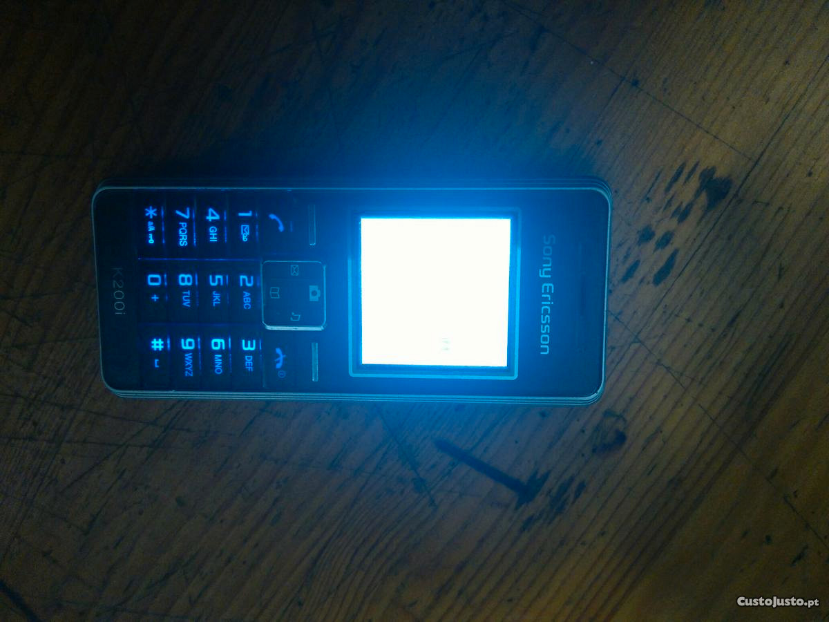 Telemóvel Sony Ericsson k200i