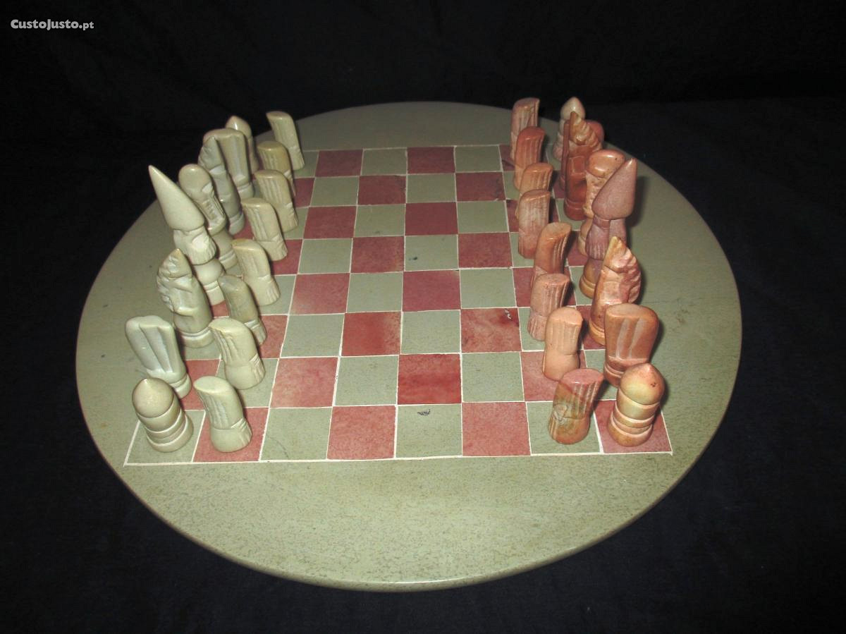 Peças de xadrez no tabuleiro