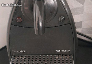 Máquina cafe Krups da Nespresso