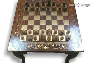 Mesa de madeira para xadrez 46x46x37cm