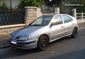 Renault megane 1.4 . 1997 - peças