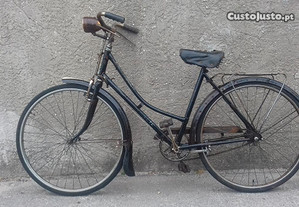 Bicicleta pasteleira de senhora