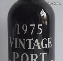 Garrafa de Vinho do Porto Vintage Butler, Nethew & C. 1975