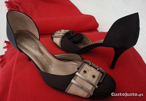 Sapatos de salto, pretos ( Luís Onofre )