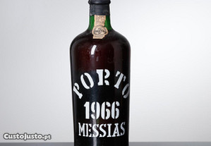 Garrafa de Vinho do Porto Messias 1966