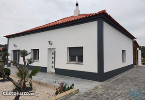 Casa T3 em Faro de 185,00 m²