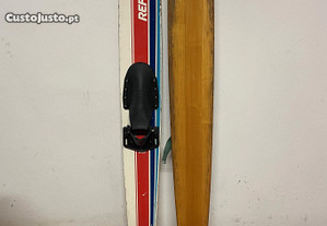Skis aquáticos em madeira