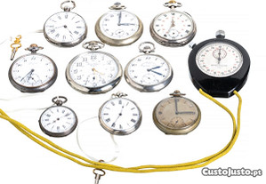 Nove relógios de bolso e um cronómetro