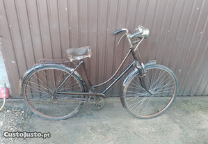 Bicicleta antiga pasteleira JOANINHA