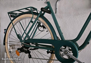 Bicicleta "pasteleira" verde nova