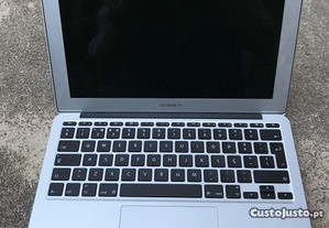 MacBook Air 11 (A1465) - Para Peças