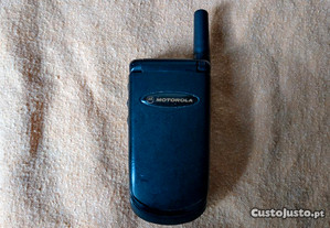 Telemovel Vintage Motorola V3688