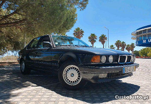 BMW 730 BMW E32 730i V8