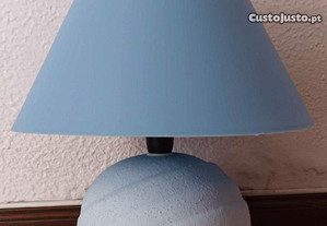 Candeeiro de mesa de cabeceira (azul) como novo, base em cerâmica