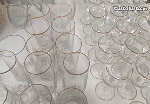 Conjunto copos fio douro e jarro grande (c/ 91 peças)