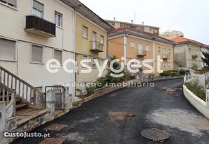 Apartamento T3 Duplex Renovado Em Coimbra A...