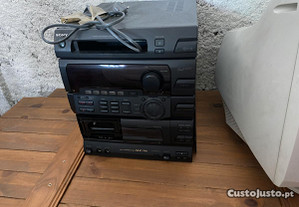 Aparelhagem Sony MHC-701 compact CD, duplo deck, a funcionar