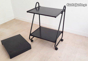 Mesa de apoio com rodas e prateleira amovível / Side table with wheels and removable shelf