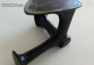 ferro antigo de sapateiro