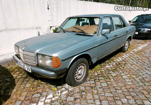 Mercedes-Benz C 200 w123