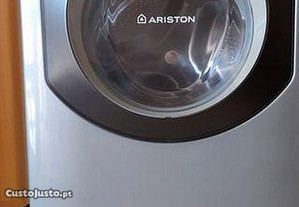 Maquina lavar roupa Ariston de 8kg 1400 rpm