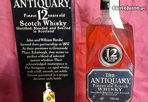 Garrafa de Whisky Antiquary 12