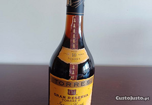 Brandy Torres Gran Reserva 10 anos - garrafa antiga