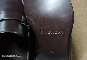 Sapato em pele Givenchy original na caixa