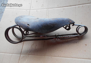 Bicicleta pasteleira selim Savad antigo em couro