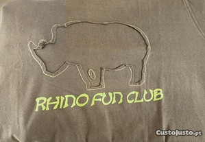 T-shirt com rinoceronte