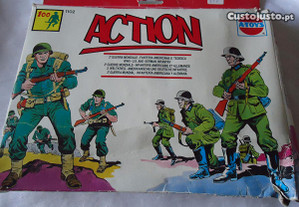 A Toys -caixa de brinquedos soldados 2 Guerra Mundial Action -A Toys Ano da edição1983