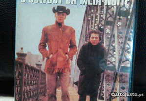 O Cowboy da Meia Noite (1969) Dustin Hoffman IMDB: 8.0