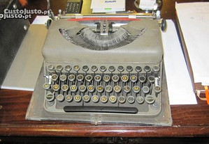 Maquina de escrever portatil antiga