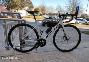 Bicicleta Focus Izalco Max DI 8.6 Carbono