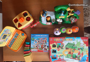 Vários Brinquedos para Criança