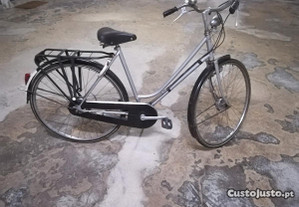 Bicicleta antiga peugeot
