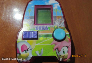 Pequena máquina jogo digital antigo da Sega (2)
