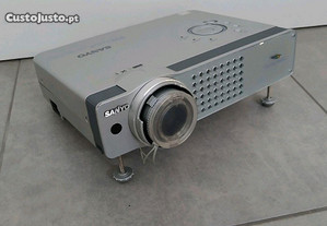 Videoprojetor Sanyo PROxtraX Multiverso plc-xu50.