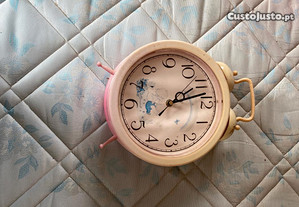 relógio rosa criança quarto