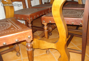 Mesa e sete cadeiras à venda Móveis & Decoração, Beja