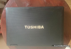 Portátil Toshiba TECRA i3