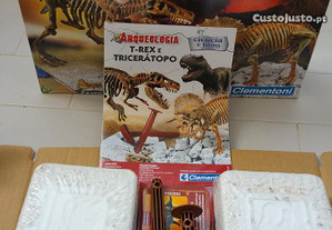 Jogo de Arqueologia T-rex e Tricerátopo.