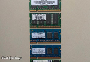 Várias memórias RAM para computador portátil