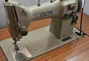 Máquina de costura OLIVA CL-50 Vintage com mesa - em excelente estado