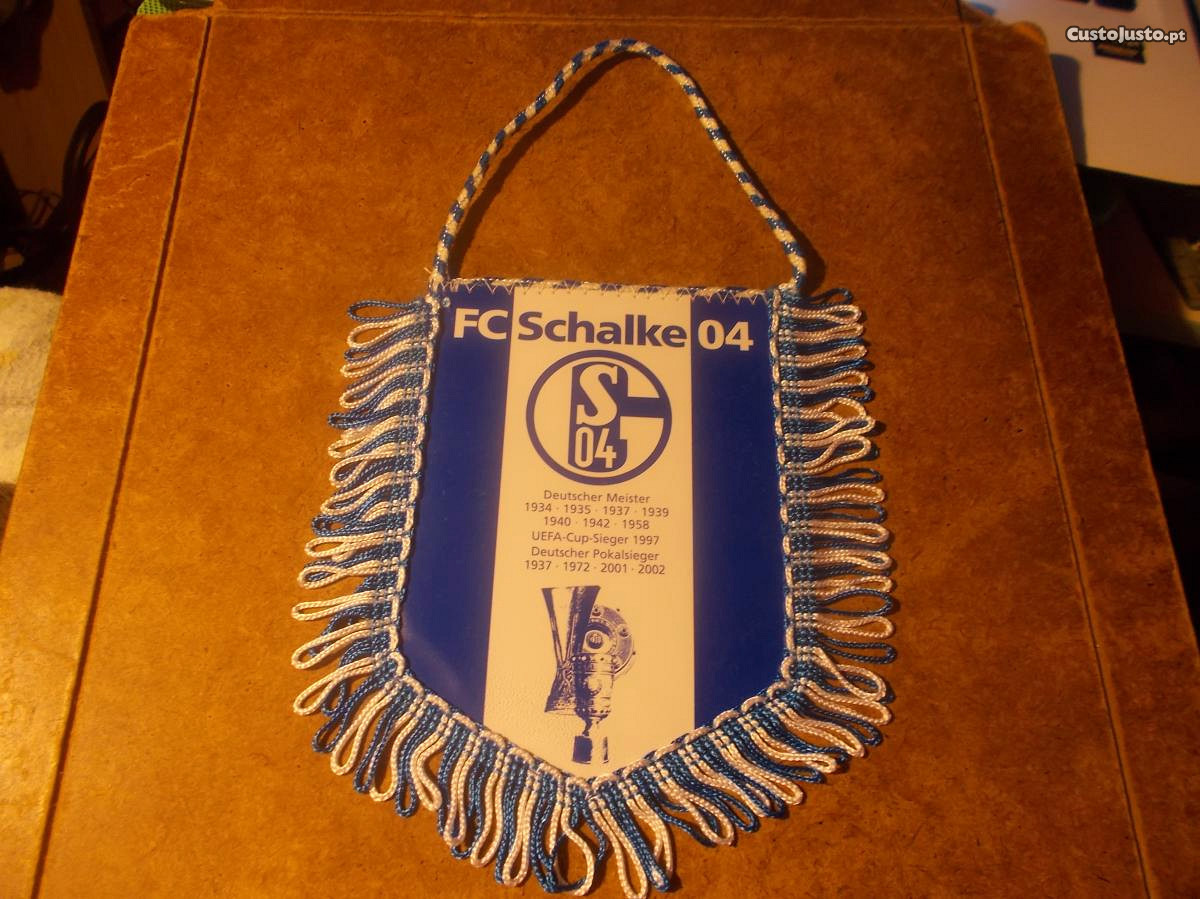 Galhardete e postais do FC Schalke 04